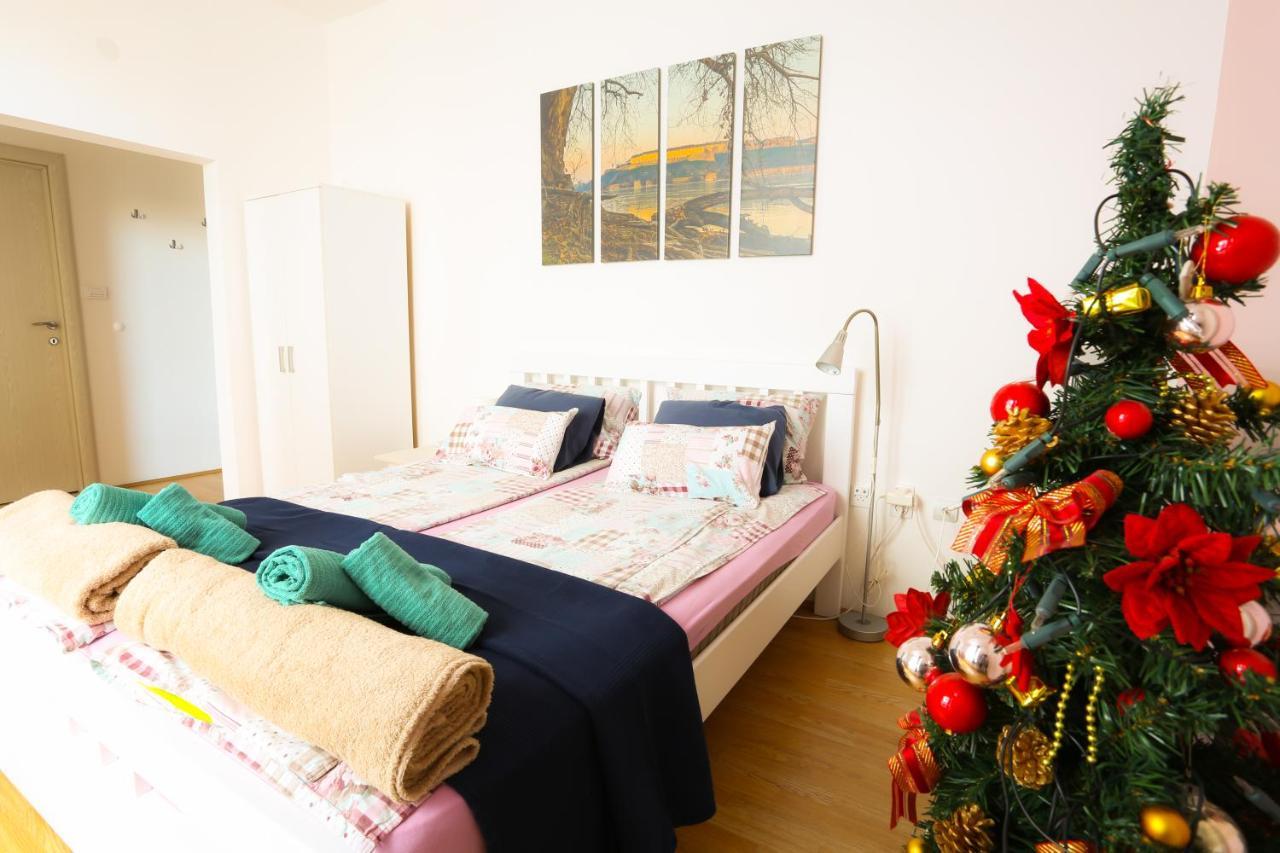 Studio Apartman Ld U Strogom Centru Újvidék Kültér fotó