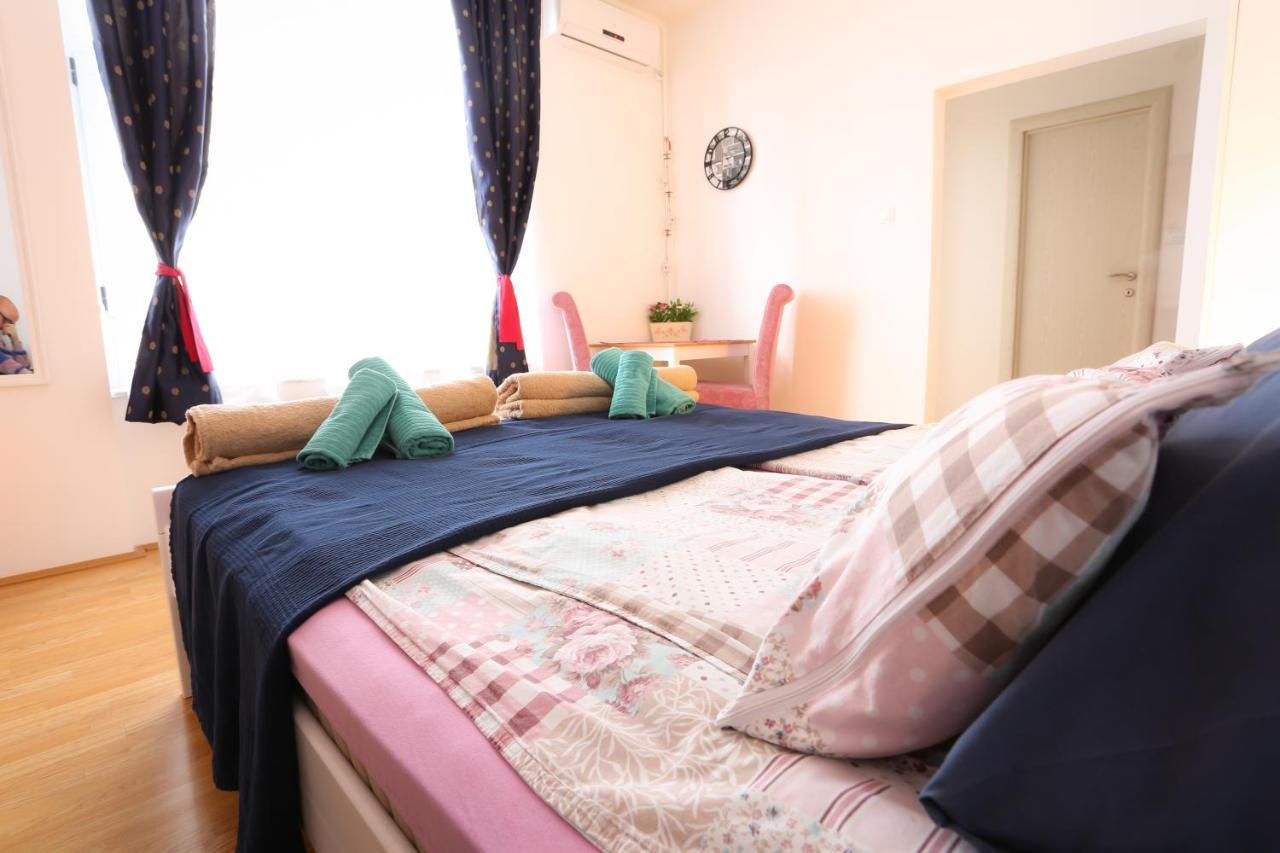 Studio Apartman Ld U Strogom Centru Újvidék Kültér fotó